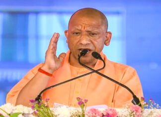 सीएम योगी के हस्तक्षेप से 1076 हेल्पलाइन कर्मचारियों को बड़ी राहत, वेतन वृद्धि पर बनी सहमति