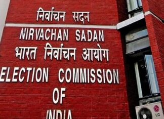 पश्चिम बंगाल : TMC प्रत्याशी ने किया पुलिस वाहन का इस्तेमाल, EC ने किया थानेदार को सस्पेंड