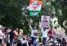 अभिजीत दीपके की भाषा में ही जवाब? चुनाव आयोग के समर्थन में उतरे हार्वर्ड-MIT के भारतवंशी