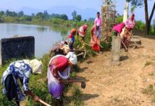 माटी में ही मिला काम, अब रोज ₹300 की कमाई से मजबूत हो रहा श्रमिक परिवारों का आर्थिक आधार