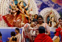 बांग्लादेश में हिंदुओं की सुरक्षा पर नई बहस, दुर्गा पूजा के अनुभव साझा कर लोगों ने जताया आभार