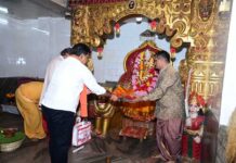 उप मुख्यमंत्री विजय शर्मा ने कवर्धा में मां महामाया और मां विंध्यवासिनी के दर्शन कर प्रदेश की सुख-समृद्धि और खुशहाली की कामना की