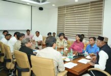 बिजली समस्या पर मंत्री विश्वास सारंग सख्त, अफसरों को तुरंत व्यवस्था सुधारने के आदेश